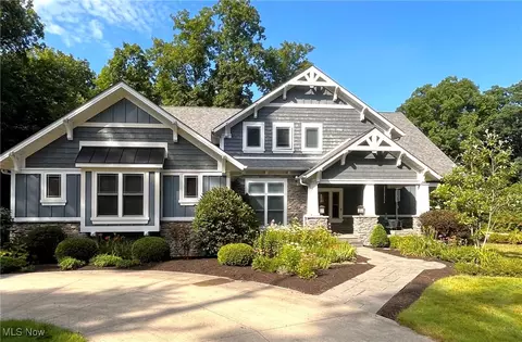 2879 Boston Mills Rd, Brecksville, OH 44141