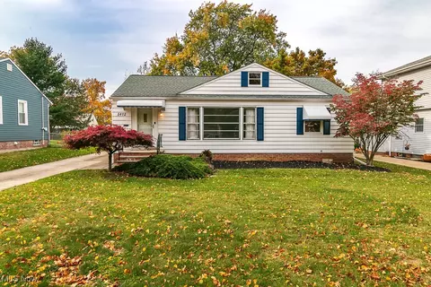 5412 Melody Ln, Willoughby, OH 44094