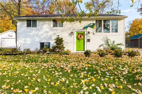 4874 Ronald Dr, North Ridgeville, OH 44039