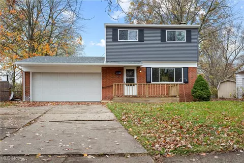 819 Jamestown Ave, Elyria, OH 44035