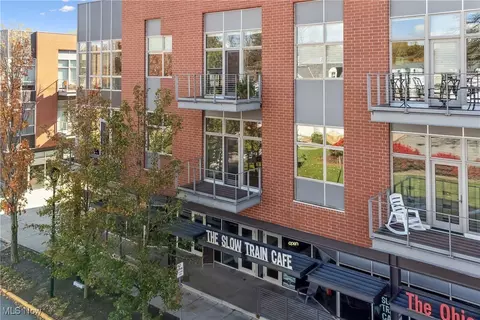 55 E College St #208, Oberlin, OH 44074