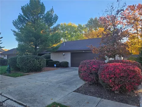 10807 Meadow Trl, Strongsville, OH 44149