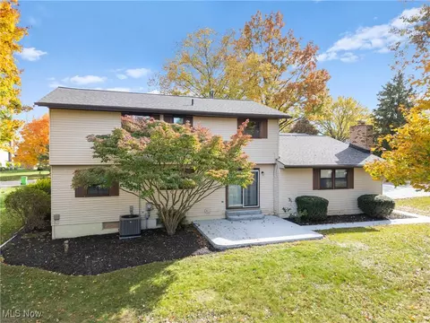 Exterior - 2161 Windham St NE, Canton, OH 44721 photo 4 of 6