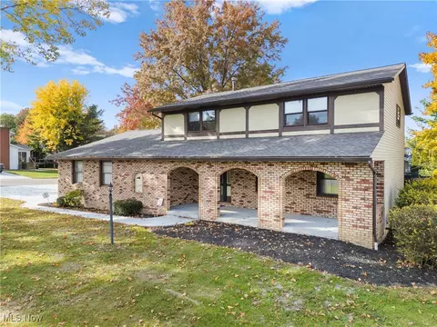Exterior - 2161 Windham St NE, Canton, OH 44721 photo 2 of 6