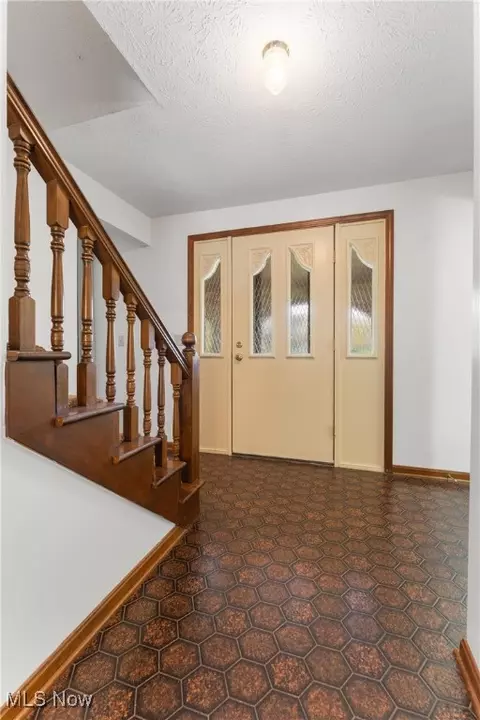 Entry Way - 2161 Windham St NE, Canton, OH 44721 photo 1 of 2