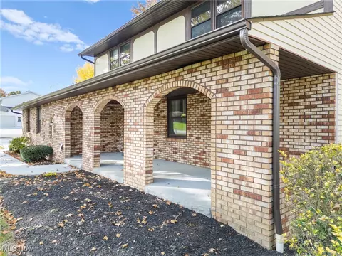 Exterior - 2161 Windham St NE, Canton, OH 44721 photo 5 of 6
