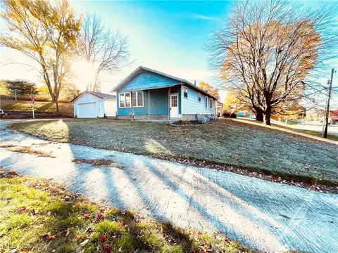 1098 Kensington Rd NE, Carrollton, OH 44615