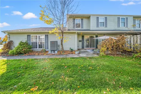 7987 Carriage Cir #C, Mentor, OH 44060