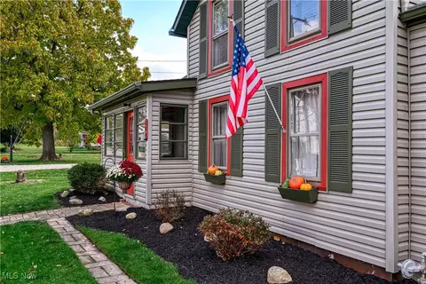 Exterior - 208 E Comet Rd, Clinton, OH 44216 photo 3 of 20