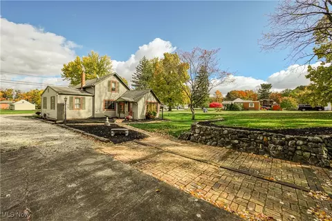 Exterior - 208 E Comet Rd, Clinton, OH 44216 photo 10 of 20