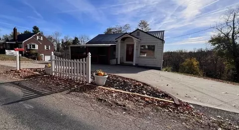 112 Powells Ln, Wintersville, OH 43953