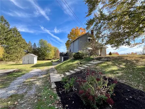 8923 Hubbard Valley Rd, Seville, OH 44273