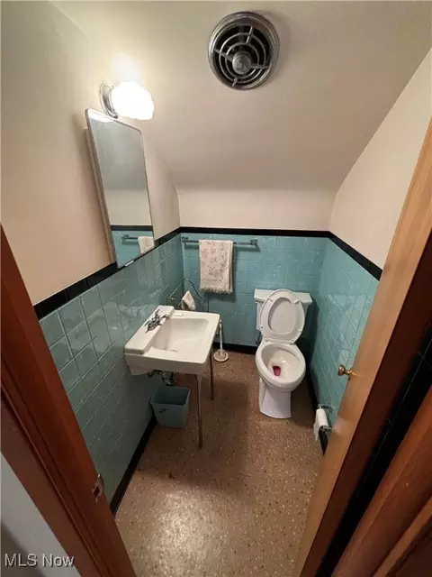 Bath - 1788 E 228th St, Euclid, OH 44117 photo 2 of 2