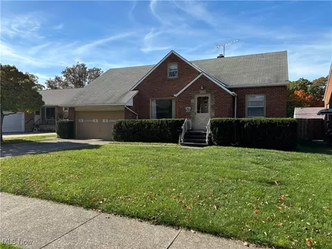 Exterior - 1788 E 228th St, Euclid, OH 44117 photo 1 of 3