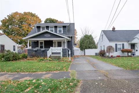 796 Chinook Ave, Akron, OH 44305