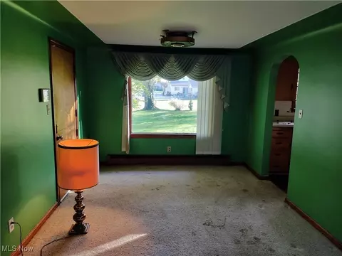 Living - 429 Wildwood Dr, Boardman, OH 44512 photo 3 of 3