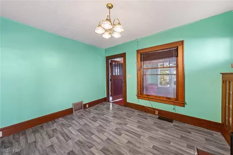 1109 Mount Vernon Ave, Akron, OH 44310 photo 5