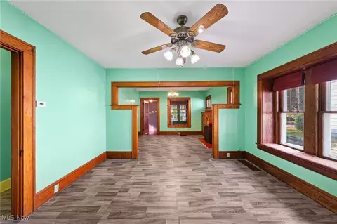 1109 Mount Vernon Ave, Akron, OH 44310 photo 12