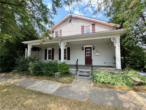 38 E Main St, East Palestine, OH 44413