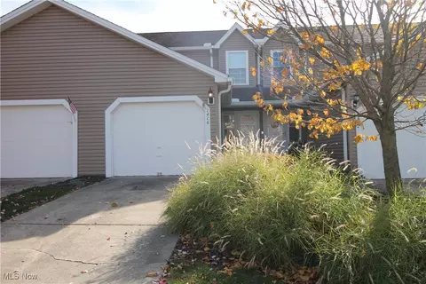 1416 Colony Dr, Streetsboro, OH 44241