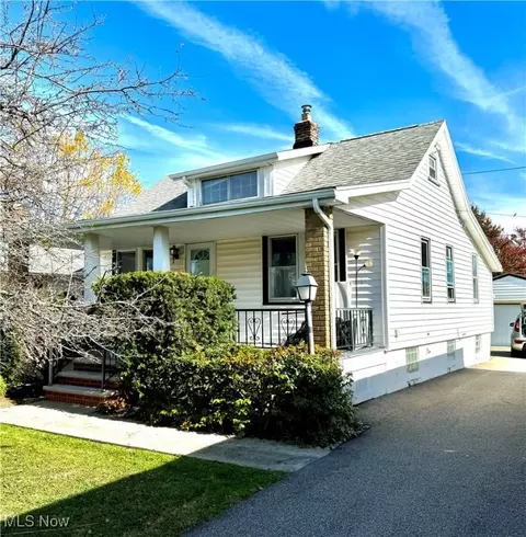 1521 Fruitland Ave, Mayfield Heights, OH 44124