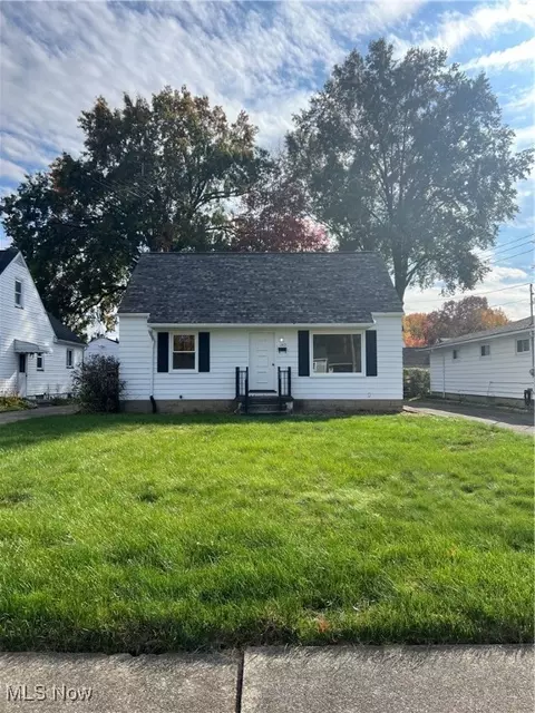 1385 Westwood Dr NW, Warren, OH 44485