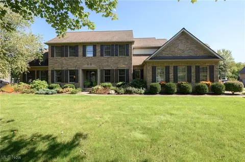 4866 Earlscourt Cir NW, Canton, OH 44718