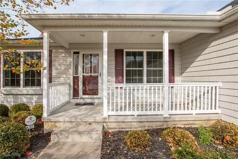 5263 Cardinal Ct, Lorain, OH 44053 photo 2