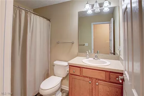 5263 Cardinal Ct, Lorain, OH 44053 photo 16