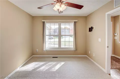 5263 Cardinal Ct, Lorain, OH 44053 photo 8