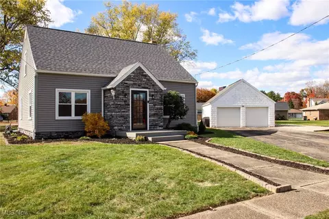 181 Roosevelt Ave, Waynesburg, OH 44688