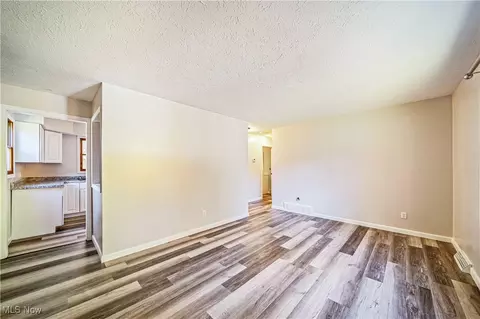 Living - 38 E Pine St, Jefferson, OH 44047 photo 3 of 4