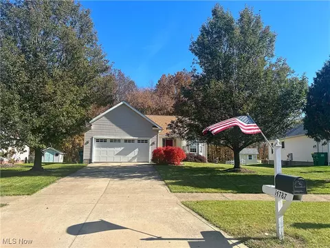 14787 Glen Valley Dr, Middlefield, OH 44062