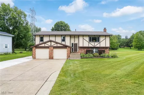 2342 Oak Point Dr, Copley, OH 44321