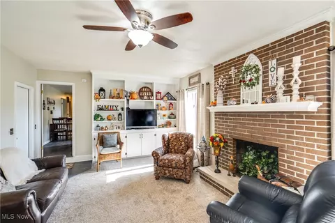 Living - 2010 55th St NE, Canton, OH 44721 photo 3 of 4