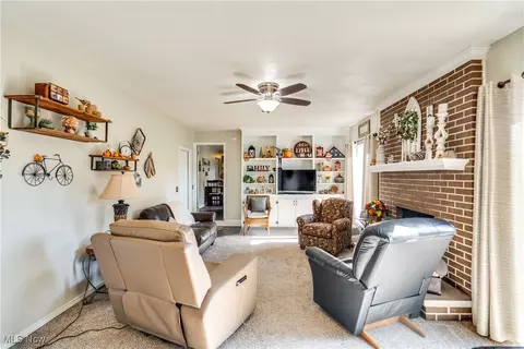 Living - 2010 55th St NE, Canton, OH 44721 photo 4 of 4
