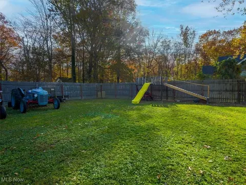 Exterior - 1740 W 16th St, Ashtabula, OH 44004 photo 7 of 8