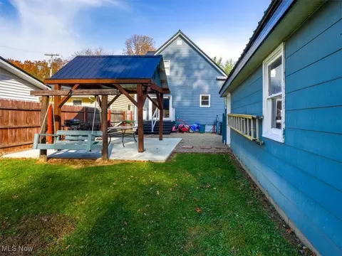 Exterior - 1740 W 16th St, Ashtabula, OH 44004 photo 5 of 8