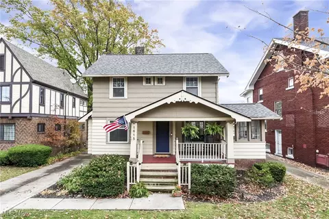 1615 Lewis Dr, Lakewood, OH 44107