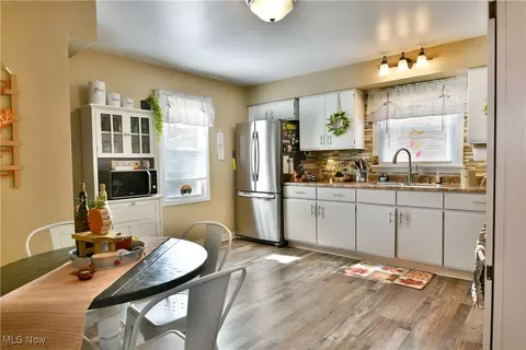 102 Morrison St, Struthers, OH 44471 photo 8