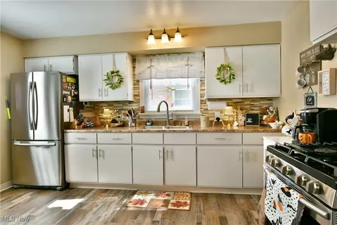 102 Morrison St, Struthers, OH 44471 photo 7