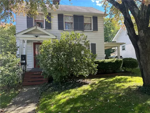 2487 4th St, Cuyahoga Falls, OH 44221