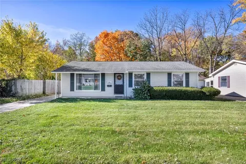 1956 Kelsey Dr, Cuyahoga Falls, OH 44221