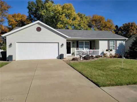 4800 Woodstone Ave NW, Massillon, OH 44647