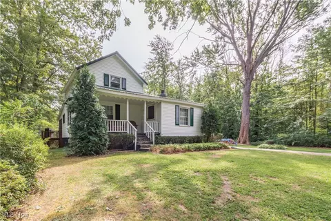 3097 Mcmackin Rd, Madison, OH 44057