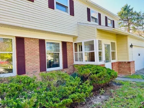 356 Killdeer Dr, Amherst, OH 44001 photo 2
