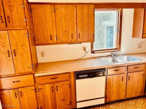 356 Killdeer Dr, Amherst, OH 44001 photo 3