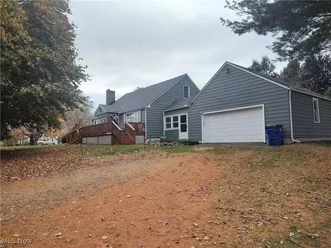 3202 Brady Lake Rd, Ravenna, OH 44266