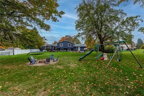 Exterior - 5505 Broadmill Dr, Broadview Heights, OH 44147 photo 2 of 8