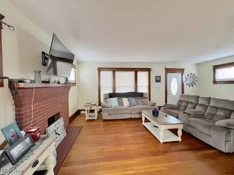 Living - 1117 Dover Ave, Dover, OH 44622 photo 3 of 3